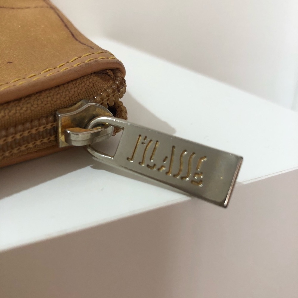 Alviero Martini Pouch - Picture 8 of 12